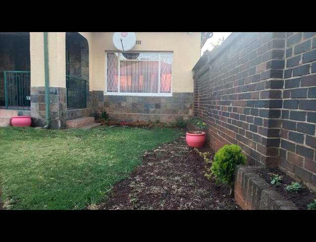 3 BEDROOM HOUSE FOR SALE IN KENSINGTON